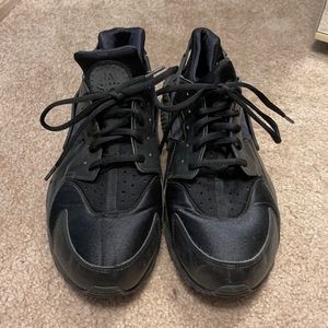 Black Nike Huarache